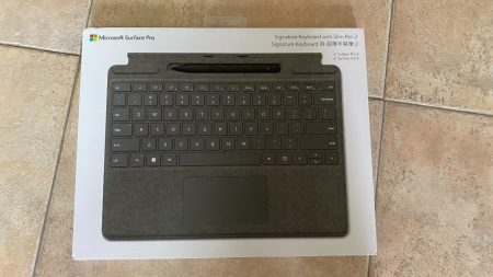 Microsoft Surface Pro Signature Keyboard Black With Pen Holder